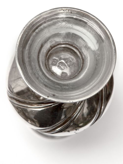 SAMUEL WOOD 95 TROY OZ SILVER SUGAR CASTER WITH A PULL OFF PIERCED TOP AND FINIAL - ADDITIONAL PHOTO 1