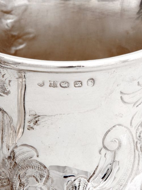 SILVER PLATED CHRISTENING MUG CHASED WITH ROCOCO FLOWERS AND SCROLLING FOLIAGE - ADDITIONAL PHOTO 3