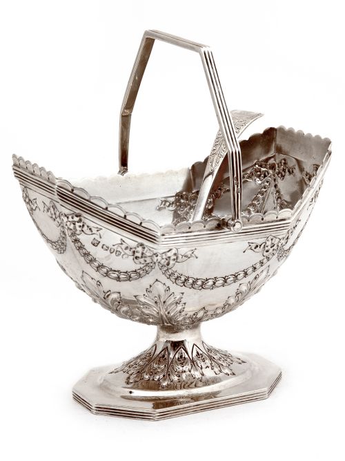 BOXED VICTORIAN SILVER SUGAR BASKET WITH MATCHING SIFTER SPOON - ADDITIONAL PHOTO 2