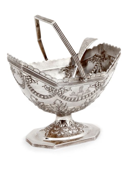 BOXED VICTORIAN SILVER SUGAR BASKET WITH MATCHING SIFTER SPOON - ADDITIONAL PHOTO 3