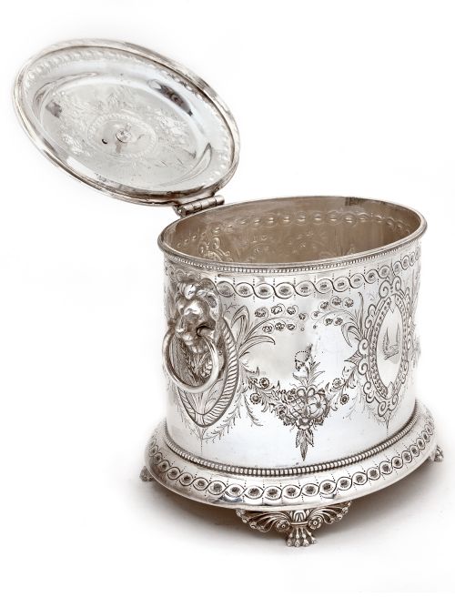 VICTORIAN SILVER PLATE BISCUIT BOX WITH SWAN FINIAL AND LION MASK SWING HANDLES - ADDITIONAL PHOTO 1