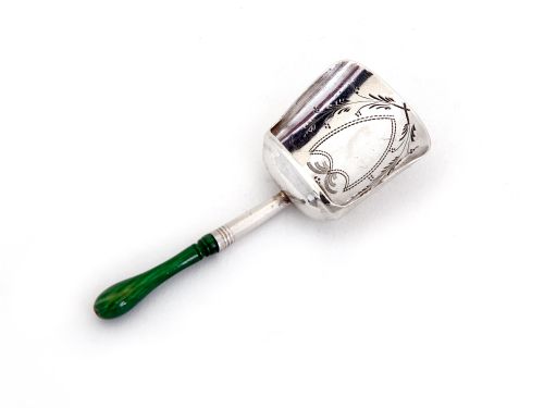 georgian silver tea caddy spoon with turned dyed green ivory handle - CATEGORY: ANTIQUE SILVER - DATED 1800