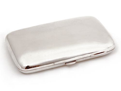 antique plain silver cigar case with gilt interior - CATEGORY: ANTIQUE SILVER - DATED 1900