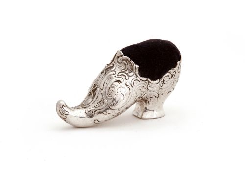 edwardian shoe shaped pin cushion dutch import to england chester hallmark - CATEGORY: ANTIQUE SILVER - DATED 1900