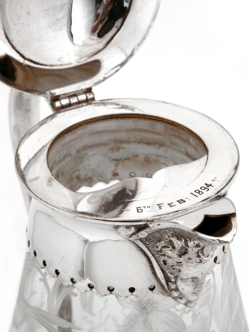 VICTORIAN SILVER PLATE CLARET JUG WITH CAMBRIDGE UNIVERSITY ATHLETICS CLUB TRINITY SPORTS CREST - ADDITIONAL PHOTO 3