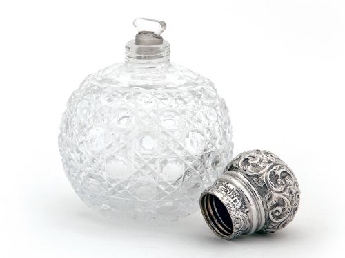 VICTORIAN SILVER AND CUT CLEAR CRYSTAL GLASS GLOBE SHAPE SCENT BOTTLE - ADDITIONAL PHOTO 2