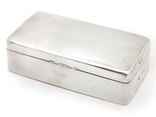 victorian plain silver cigarette or cigar box with rounded corners and cedar wood lining - CATEGORY: ANTIQUE SILVER - DATED 1890