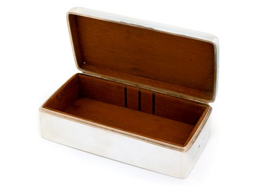 VICTORIAN PLAIN SILVER CIGARETTE OR CIGAR BOX WITH ROUNDED CORNERS AND CEDAR WOOD LINING - ADDITIONAL PHOTO 1