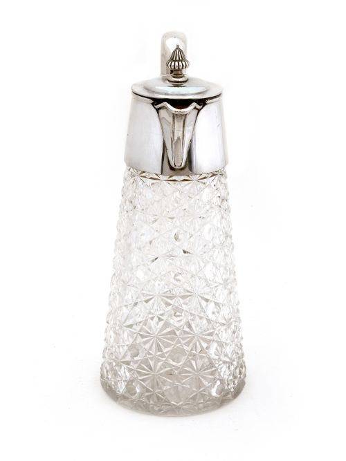 SILVER PLATED CLARET JUG WITH A PLAIN MOUNT CIRCULAR HINGED LID AND FLUTED SHAPED FINIAL - ADDITIONAL PHOTO 1