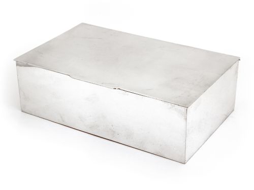 substantial silver cigar or cigarette table box - CATEGORY: ANTIQUE SILVER - DATED 1930