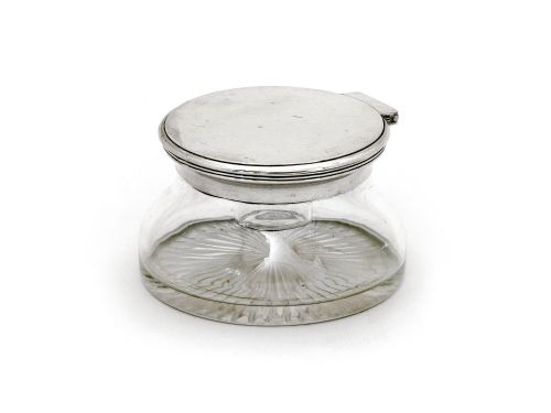 plain mounted edwardian circular ink pot with a plain hinged lid and a shaped clear glass body - CATEGORY: ANTIQUE SILVER - DATED 1900