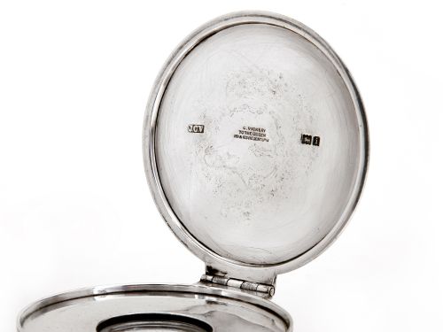 PLAIN MOUNTED EDWARDIAN CIRCULAR INK POT WITH A PLAIN HINGED LID AND A SHAPED CLEAR GLASS BODY - ADDITIONAL PHOTO 3