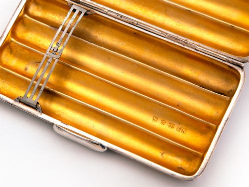QUALITY VICTORIAN SILVER FOUR SECTION CIGAR CASE ENGRAVED WITH FLORAL LEAVES AND SCROLL - ADDITIONAL PHOTO 3