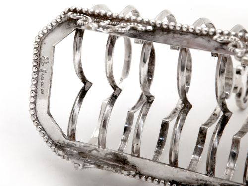 VICTORIAN SILVER PLATED SEVEN SHAPED HOOP SECTION TOAST RACK WITH A CAST SCROLL HANDLE - ADDITIONAL PHOTO 2