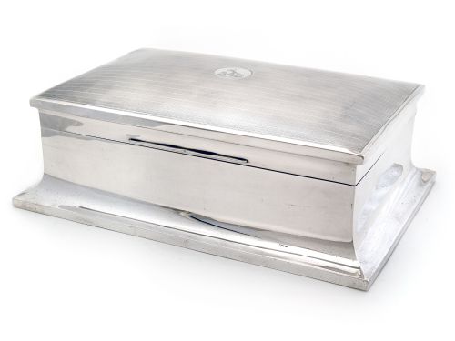 antique silver cedar lined table cigar box - CATEGORY: ANTIQUE SILVER - DATED 1910