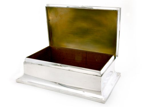 ANTIQUE SILVER CEDAR LINED TABLE CIGAR BOX - ADDITIONAL PHOTO 2
