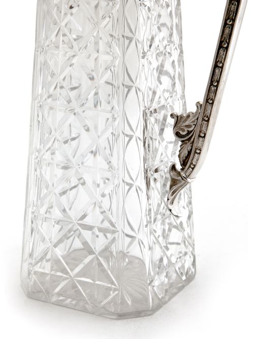 UNUSUAL SHAPE VICTORIAN SILVER PLATED CLARET JUG WITH A SQUARE SHAPED CUT GLASS BODY - ADDITIONAL PHOTO 4