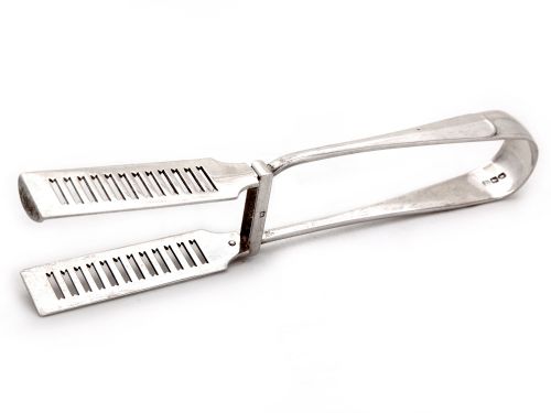 SILVER HANOVERIAN PATTERN ASPARAGUS TONGS WITH A BAR PIERCED BLADE AND A CRESTED HANDLE - ADDITIONAL PHOTO 1