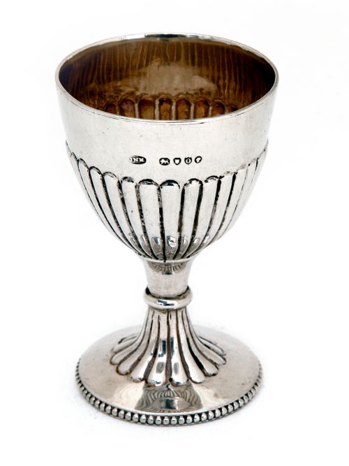 VICTORIAN SILVER EGG CUP WITH FLUTED BOWL AND MATCHING BASE - ADDITIONAL PHOTO 1