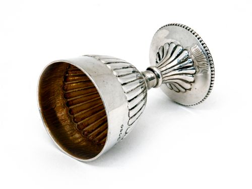 VICTORIAN SILVER EGG CUP WITH FLUTED BOWL AND MATCHING BASE - ADDITIONAL PHOTO 2