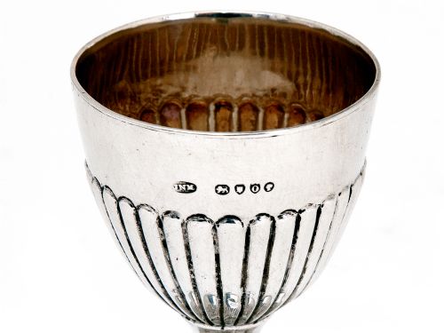 VICTORIAN SILVER EGG CUP WITH FLUTED BOWL AND MATCHING BASE - ADDITIONAL PHOTO 3