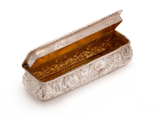 DECORATIVE EDWARDIAN SILVER RING OR TRINKET BOX WITH A HINGED LID AND FLORAL REPOSSE WORK - ADDITIONAL PHOTO 1