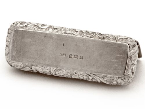 DECORATIVE EDWARDIAN SILVER RING OR TRINKET BOX WITH A HINGED LID AND FLORAL REPOSSE WORK - ADDITIONAL PHOTO 3