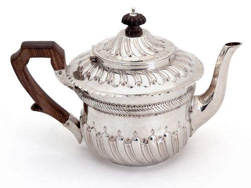 victorian silver batchelor tea pot with a wooden handle chased fluted body and hinged spiral fluted lid - CATEGORY: ANTIQUE SILVER - DATED 1890