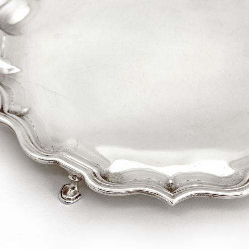 ELKINGTON CO SILVER SALVER WITH A CHIPPENDALE STYLE BORDER - ADDITIONAL PHOTO 1