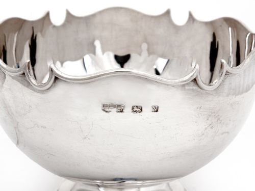 PLAIN SILVER ROSE BOWL WITH A CHIPPENDALE BORDER - ADDITIONAL PHOTO 3