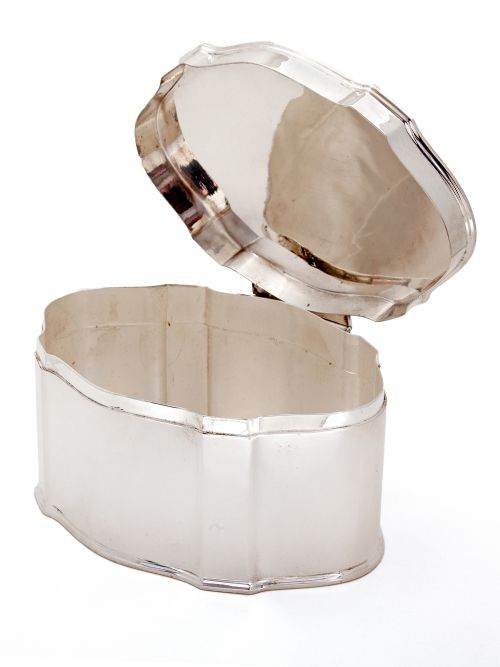 THOMAS BRADBURY SILVER PLATED PLAIN OVAL BOX WITH A HINGED LID - ADDITIONAL PHOTO 1