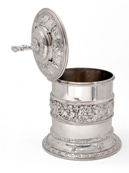 ELKINGTON CO SILVER PLATED BARREL DECORATED WITH CHERUBS AND A CUPID FINIA - ADDITIONAL PHOTO 1