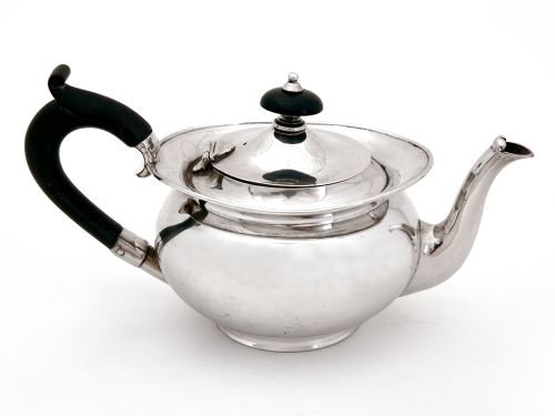 PLAIN SILVER EDWARDIAN BACHELOR SIZED TEA POT - ADDITIONAL PHOTO 4
