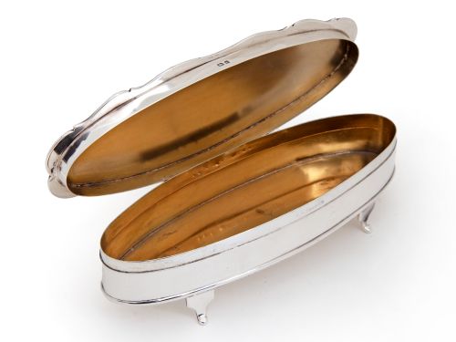 OVAL EDWARDIAN SILVER JEWELLERY BOX WITH A GILT INTERIOR AND SCROLL BORDER HINGED LID - ADDITIONAL PHOTO 2