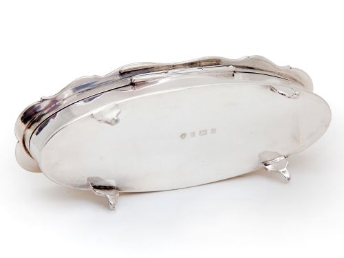 OVAL EDWARDIAN SILVER JEWELLERY BOX WITH A GILT INTERIOR AND SCROLL BORDER HINGED LID - ADDITIONAL PHOTO 3