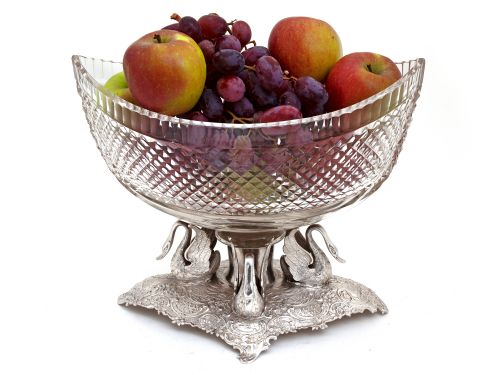 german 800 grade silver centre piece decorated with silver swans - CATEGORY: ANTIQUE SILVER - DATED 1900