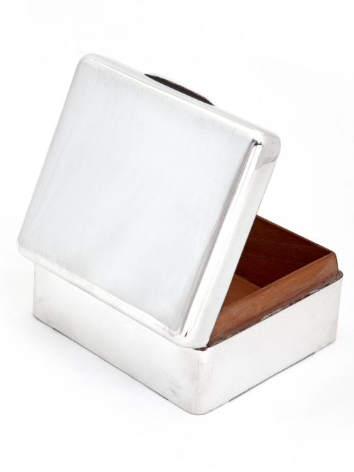 CEDAR LINED COMPLETELY PLAIN SILVER HINGED LIDDED BOX - ADDITIONAL PHOTO 2