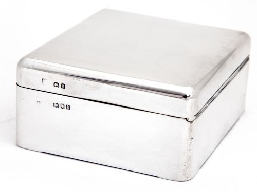 CEDAR LINED COMPLETELY PLAIN SILVER HINGED LIDDED BOX - ADDITIONAL PHOTO 3