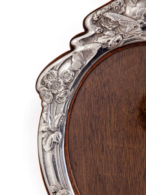 EDWARDIAN ART NOUVEAU SILVER MOUNTED FRAME EMBOSSED WITH BUTTERFLIES A DRAGONFLY AND FLOWERS - ADDITIONAL PHOTO 3