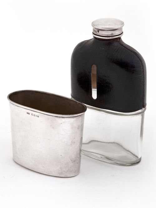 VICTORIAN SILVER AND BLACK LEATHER BOUND HIP FLASK WITH A GILT LINED CUP - ADDITIONAL PHOTO 2