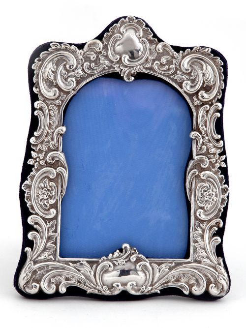 ANTIQUE SILVER PHOTO OR PICTURE FRAME WITH A FLORAL SCROLL DECORATION - ADDITIONAL PHOTO 1