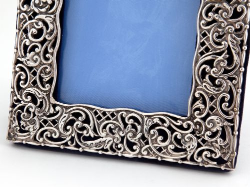 ORNATE ANTIQUE SILVER PHOTO PICTURE FRAME WITH BLUE VELVET BACK - ADDITIONAL PHOTO 4