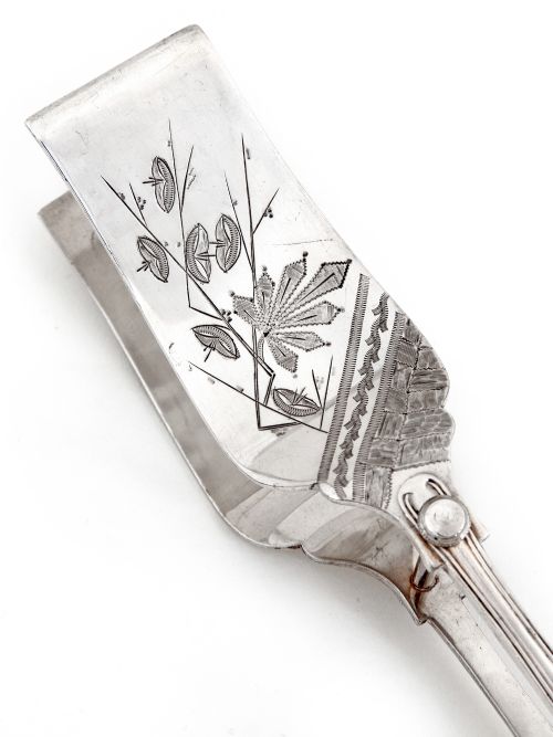 AESTHETIC MOVEMENT ENGRAVED PAIR OF SILVER PLATED ASPARAGUS TONGS - ADDITIONAL PHOTO 3