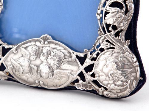 ANTIQUE SILVER WILLIAM COMYNS PHOTO OR PICTURE FRAME WITH REYNOLDS ANGELS - ADDITIONAL PHOTO 3