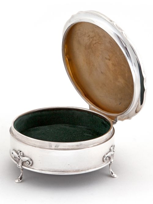 ANTIQUE SILVER JEWELLERY BOX IN A PLAIN CIRCULAR CHIPPENDALE FORM - ADDITIONAL PHOTO 1