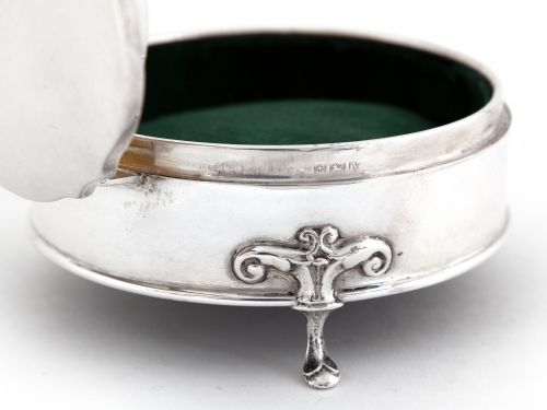 ANTIQUE SILVER JEWELLERY BOX IN A PLAIN CIRCULAR CHIPPENDALE FORM - ADDITIONAL PHOTO 4