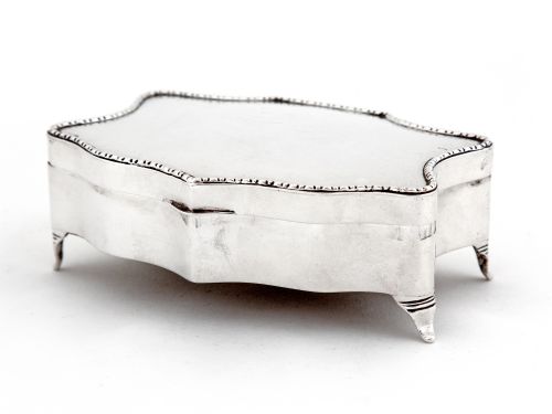 PLAIN CHESTER SILVER SHAPED JEWELLERY BOX WITH A BEADED BORDER TO LID - ADDITIONAL PHOTO 1