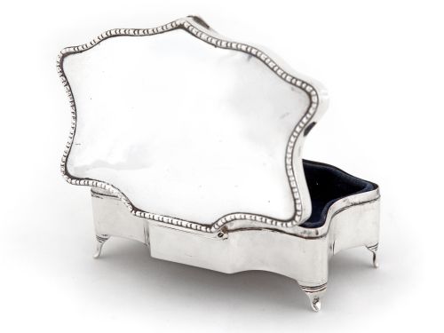 PLAIN CHESTER SILVER SHAPED JEWELLERY BOX WITH A BEADED BORDER TO LID - ADDITIONAL PHOTO 4