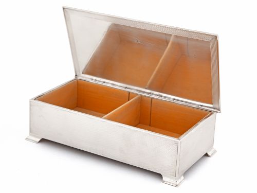 SILVER TABLE CIGAR OR CIGARETTE BOX WITH AN ENGINE TURNED LID AND FLORAL SCROLL BORDE - ADDITIONAL PHOTO 1