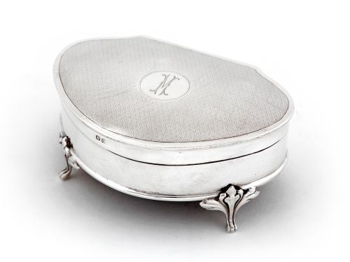 unusual silver jewellery box with engine turning and engraved m to the hinged lid - CATEGORY: ANTIQUE SILVER - DATED 1910